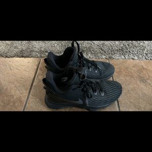 Mens Size 8 Nike Lebron Witness 5 Basketball Shoes